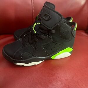 Little Boys Jordan’s size 11C